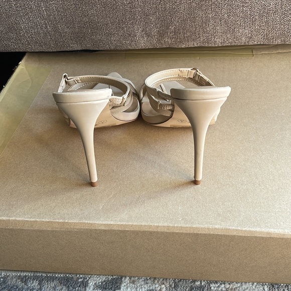 Tan Stappie Heels all manmade material‎ new never worn - Picture 5 of 6
